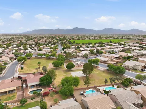 View/Area - 8006 W Whyman Ave, Phoenix, AZ 85043 photo 6 of 7
