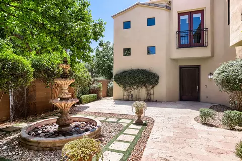 1621 W Winter Dr, Phoenix, AZ 85021