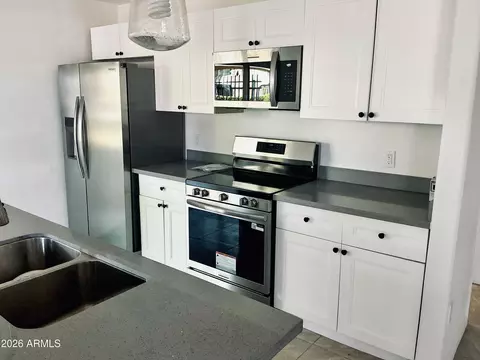 Kitchen - 5408 S 19th Ave, Phoenix, AZ 85041 photo 3 of 4