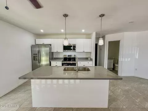 Kitchen - 5408 S 19th Ave, Phoenix, AZ 85041 photo 5 of 9