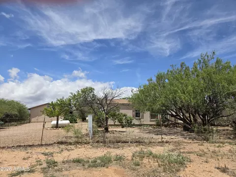 9041 E Moon Shadow Trl, Hereford, AZ 85615