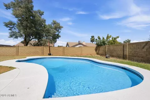 Exterior - 6609 S 17th Pl, Phoenix, AZ 85042 photo 3 of 5