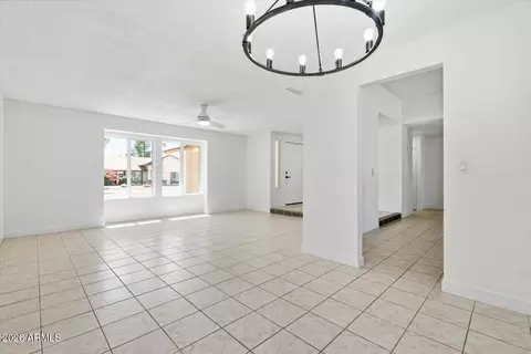 Living - 6609 S 17th Pl, Phoenix, AZ 85042 photo 4 of 6