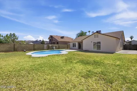 Exterior - 6609 S 17th Pl, Phoenix, AZ 85042 photo 5 of 5