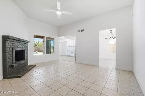 Living - 6609 S 17th Pl, Phoenix, AZ 85042 photo 6 of 6