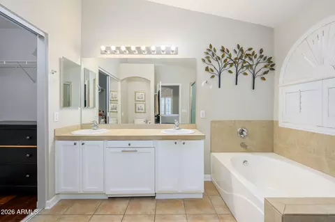 Bath - 3136 E Roveen Ave, Phoenix, AZ 85032 photo 1 of 3