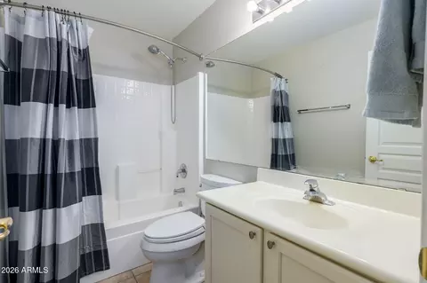 Bath - 3136 E Roveen Ave, Phoenix, AZ 85032 photo 3 of 3