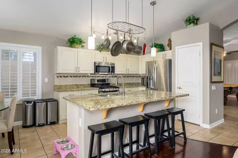 Kitchen - 3136 E Roveen Ave, Phoenix, AZ 85032 photo 3 of 4