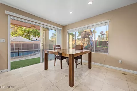 Dining - 4522 E Cathedral Rock Dr, Phoenix, AZ 85044 photo 2 of 2