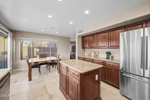 Kitchen - 4522 E Cathedral Rock Dr, Phoenix, AZ 85044 photo 4 of 4