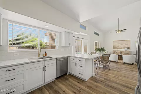 Kitchen - 16652 S 24th Pl, Phoenix, AZ 85048 photo 3 of 4