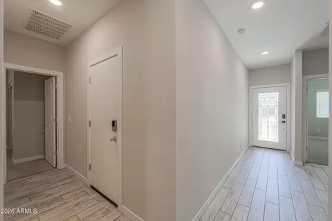 Entry Way - 748 E Ruby Dr, Casa Grande, AZ 85122 photo 4 of 10
