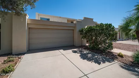 8737 E Monterosa Ave, Scottsdale, AZ 85251