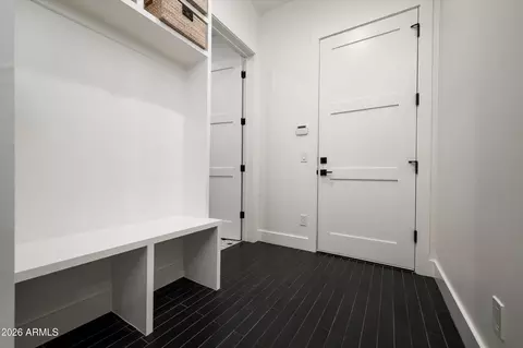Entry Way - 4517 N 39th St, Phoenix, AZ 85018 photo 4 of 4