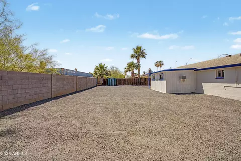 Exterior - 1645 W Thunderbird Rd, Phoenix, AZ 85023 photo 8 of 9