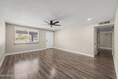 Living - 1645 W Thunderbird Rd, Phoenix, AZ 85023 photo 2 of 3