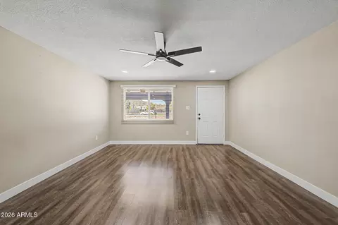 Living - 1645 W Thunderbird Rd, Phoenix, AZ 85023 photo 1 of 3