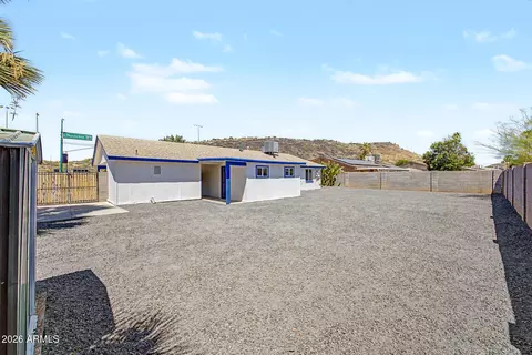 Exterior - 1645 W Thunderbird Rd, Phoenix, AZ 85023 photo 5 of 9