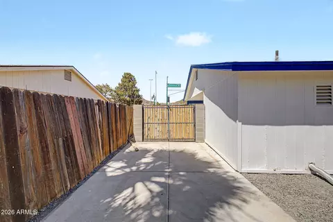 Exterior - 1645 W Thunderbird Rd, Phoenix, AZ 85023 photo 4 of 9