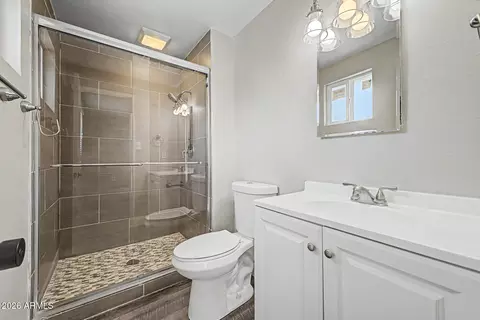 Bath - 1645 W Thunderbird Rd, Phoenix, AZ 85023 photo 2 of 2