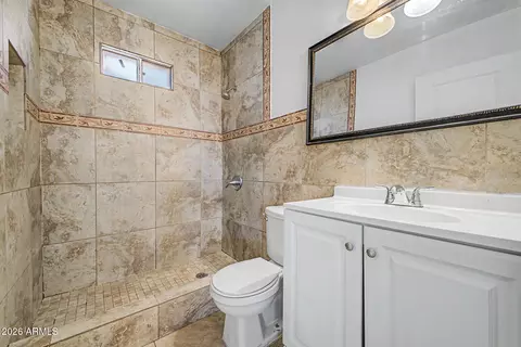 Bath - 2073 W Chambers St, Phoenix, AZ 85041 photo 1 of 1