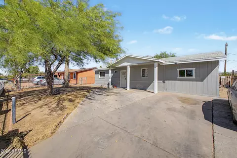 Exterior - 2073 W Chambers St, Phoenix, AZ 85041 photo 1 of 8
