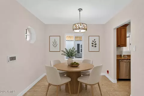 Dining - 2726 E Fairmount Ave, Phoenix, AZ 85016 photo 1 of 1