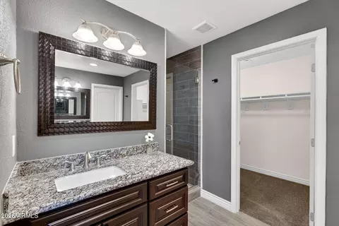 Bath - 2726 E Fairmount Ave, Phoenix, AZ 85016 photo 1 of 4