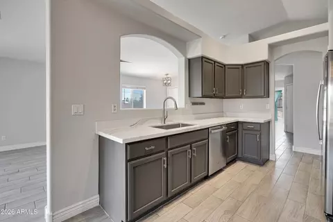 Kitchen - 3126 E Capitan Dreyfus Ave, Phoenix, AZ 85032 photo 2 of 4