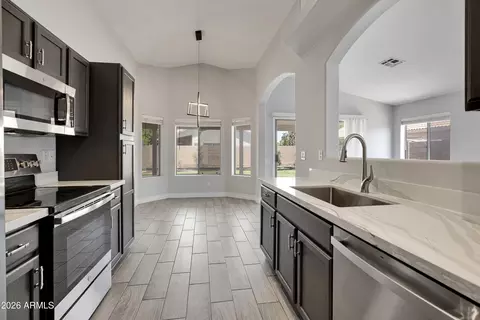 Kitchen - 3126 E Capitan Dreyfus Ave, Phoenix, AZ 85032 photo 4 of 4
