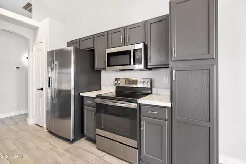 Kitchen - 3126 E Capitan Dreyfus Ave, Phoenix, AZ 85032 photo 3 of 4