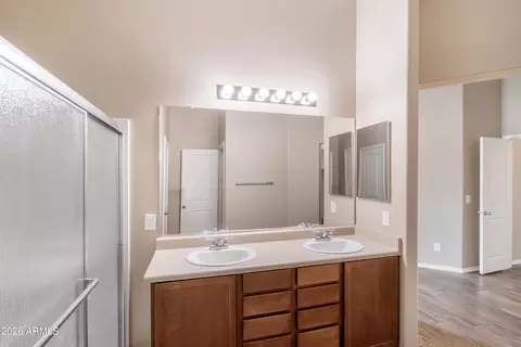 Bath - 7007 W Getty Dr, Phoenix, AZ 85043 photo 3 of 3