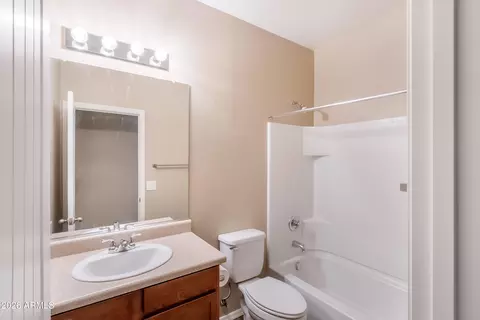 Bath - 7007 W Getty Dr, Phoenix, AZ 85043 photo 1 of 3