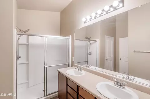 Bath - 7007 W Getty Dr, Phoenix, AZ 85043 photo 2 of 3