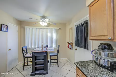 10022 W Kingswood Cir, Sun City, AZ 85351