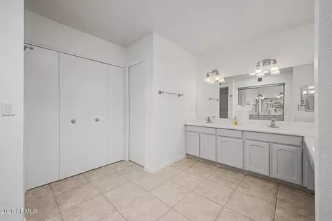 Bath - 4303 E Fairmount Ave, Phoenix, AZ 85018 photo 1 of 4