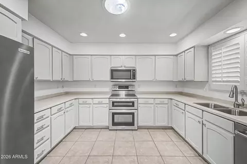 Kitchen - 4303 E Fairmount Ave, Phoenix, AZ 85018 photo 2 of 4