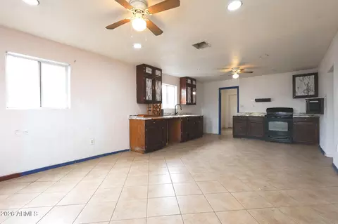 Living - 4236 N 31st Dr, Phoenix, AZ 85017 photo 2 of 3