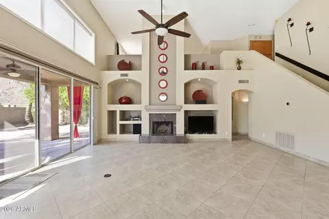 Living - 718 E Mountain Sage Dr, Phoenix, AZ 85048 photo 3 of 7