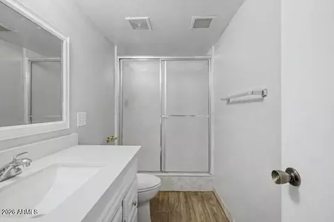 Bath - 3230 E Pinchot Ave #32, Phoenix, AZ 85018 photo 4 of 4