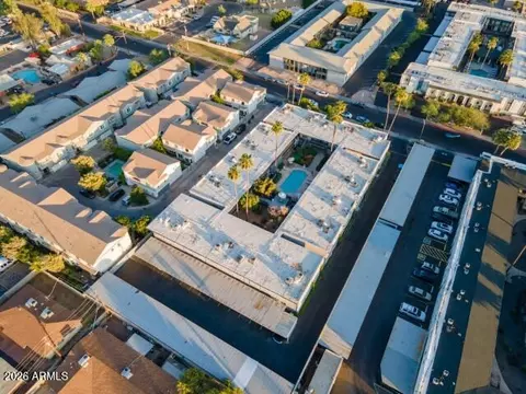 View/Area - 3230 E Pinchot Ave #32, Phoenix, AZ 85018 photo 5 of 9