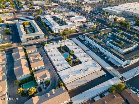 View/Area - 3230 E Pinchot Ave #32, Phoenix, AZ 85018 photo 7 of 9