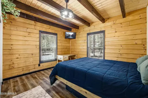 Bedroom - 2905 Lodgepole Rd, Overgaard, AZ 85933 photo 3 of 6