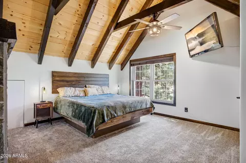 Bedroom - 2905 Lodgepole Rd, Overgaard, AZ 85933 photo 5 of 6