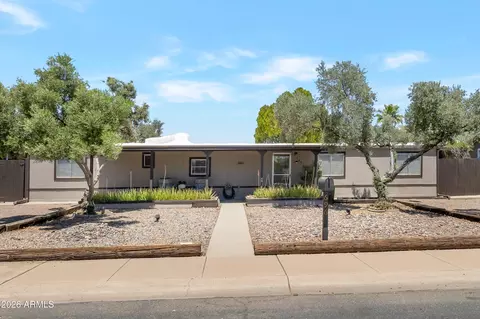 696 W Manor St, Chandler, AZ 85225