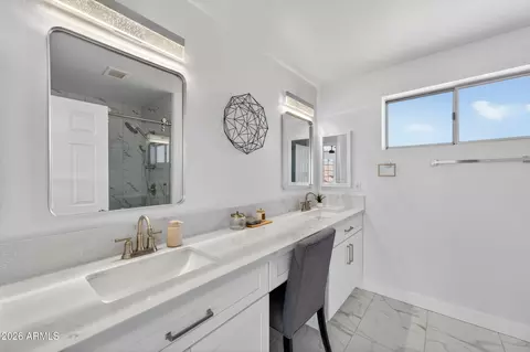 Bath - 1422 E Mineral Rd, Gilbert, AZ 85234 photo 1 of 5
