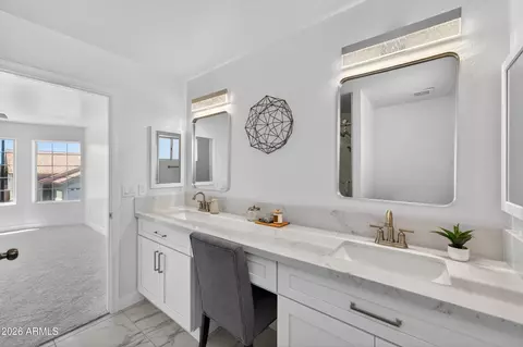 Bath - 1422 E Mineral Rd, Gilbert, AZ 85234 photo 2 of 5