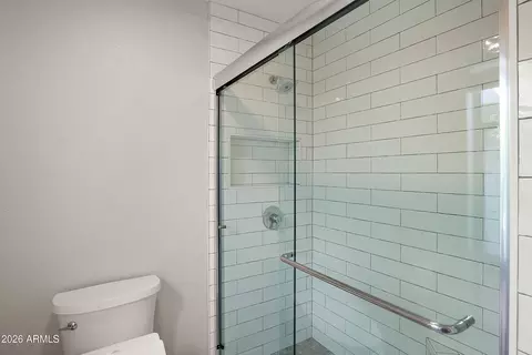 Bath - 4322 N 28th Way, Phoenix, AZ 85016 photo 2 of 2