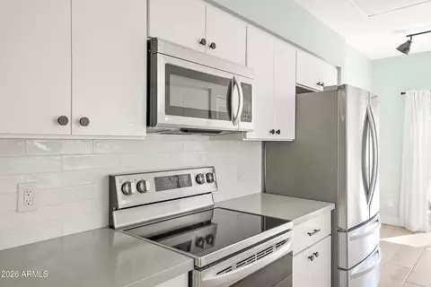 Kitchen - 4322 N 28th Way, Phoenix, AZ 85016 photo 2 of 4
