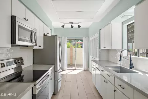 Kitchen - 4322 N 28th Way, Phoenix, AZ 85016 photo 1 of 4